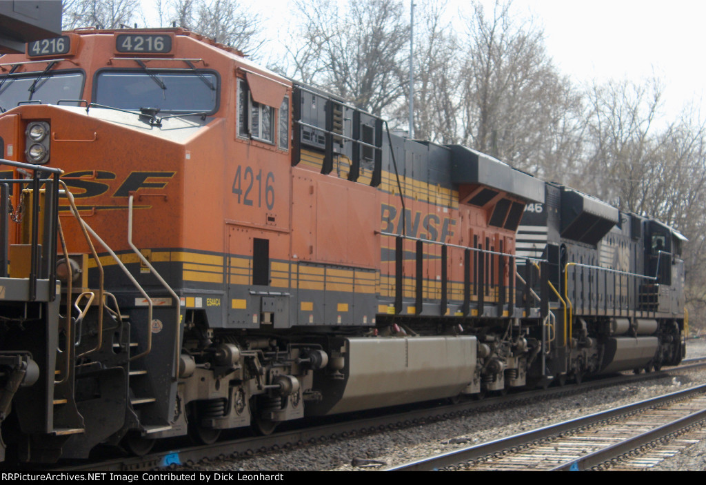 BNSF 4216